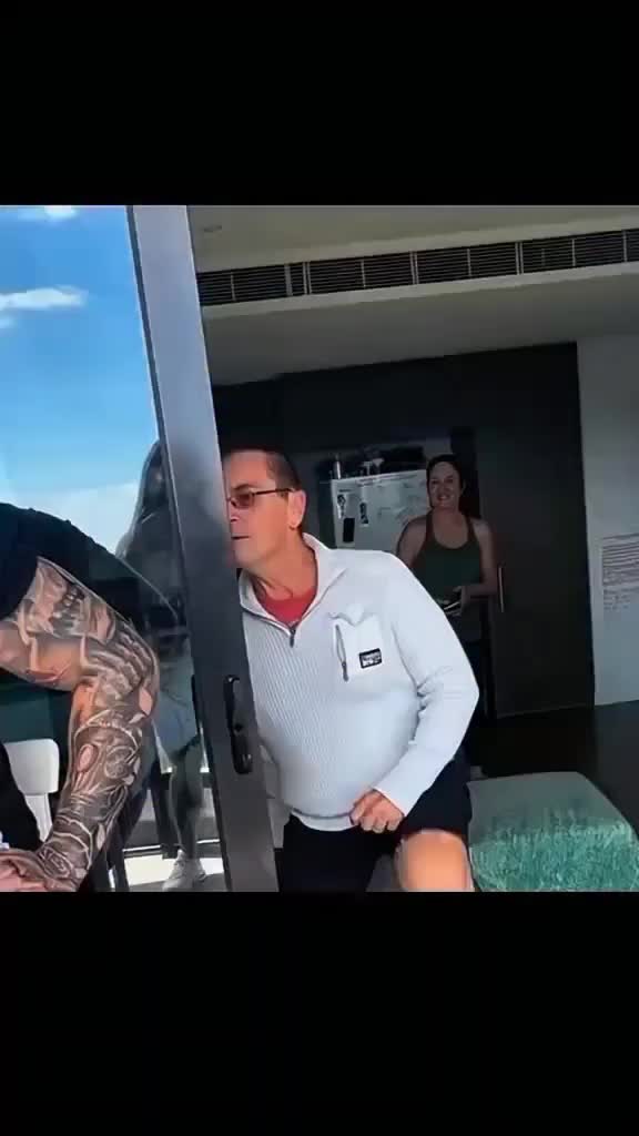 @ARMANDO.V.