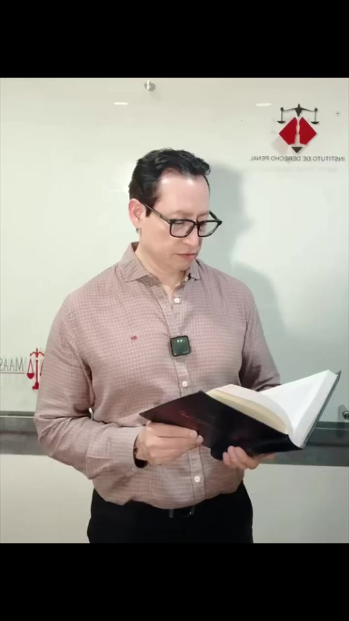 @Dr. Axel Maas Jácome