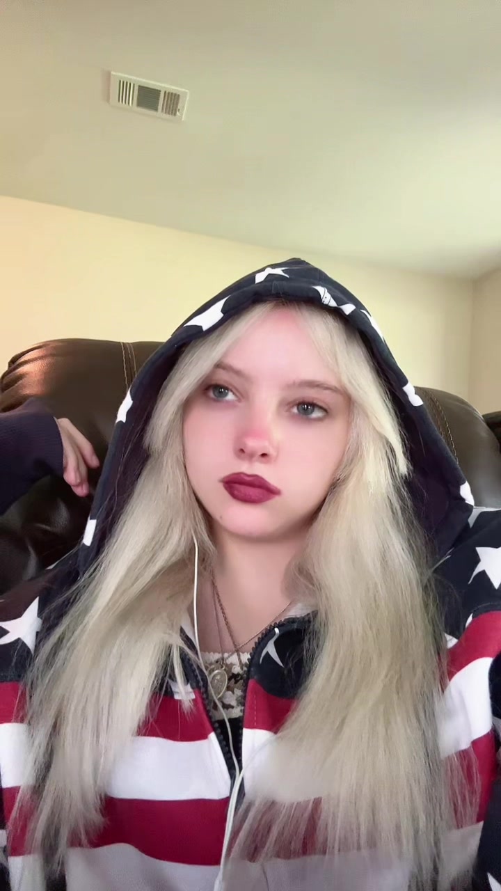 @🌙Madeleine🪻