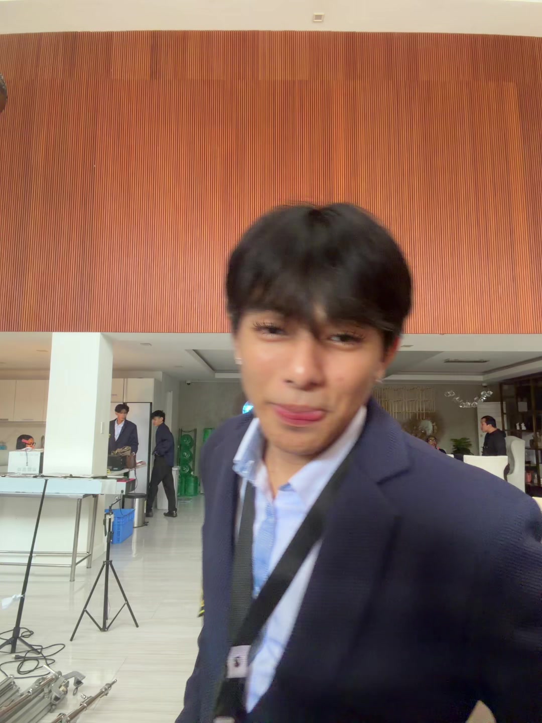 @H