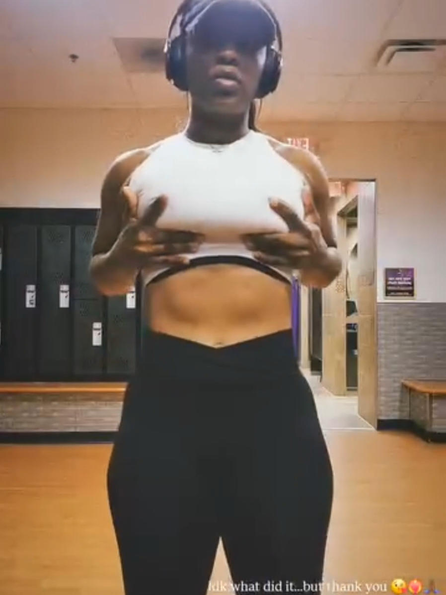 @LeLe