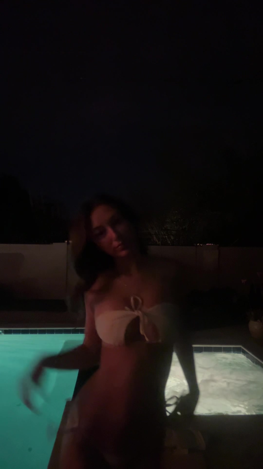 @Bella