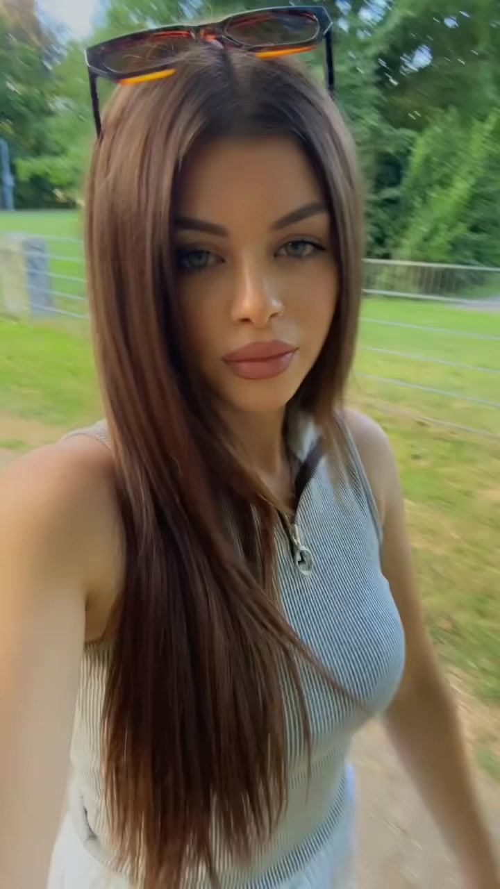 @👸