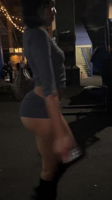 @girlnxtdoor