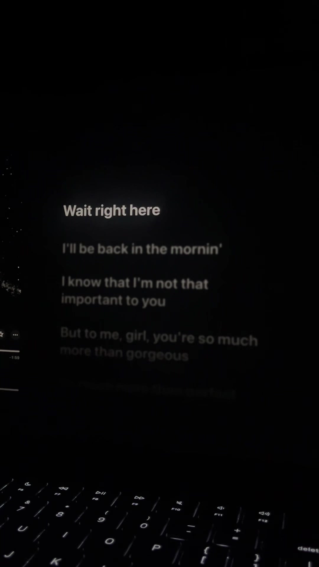 @🎧