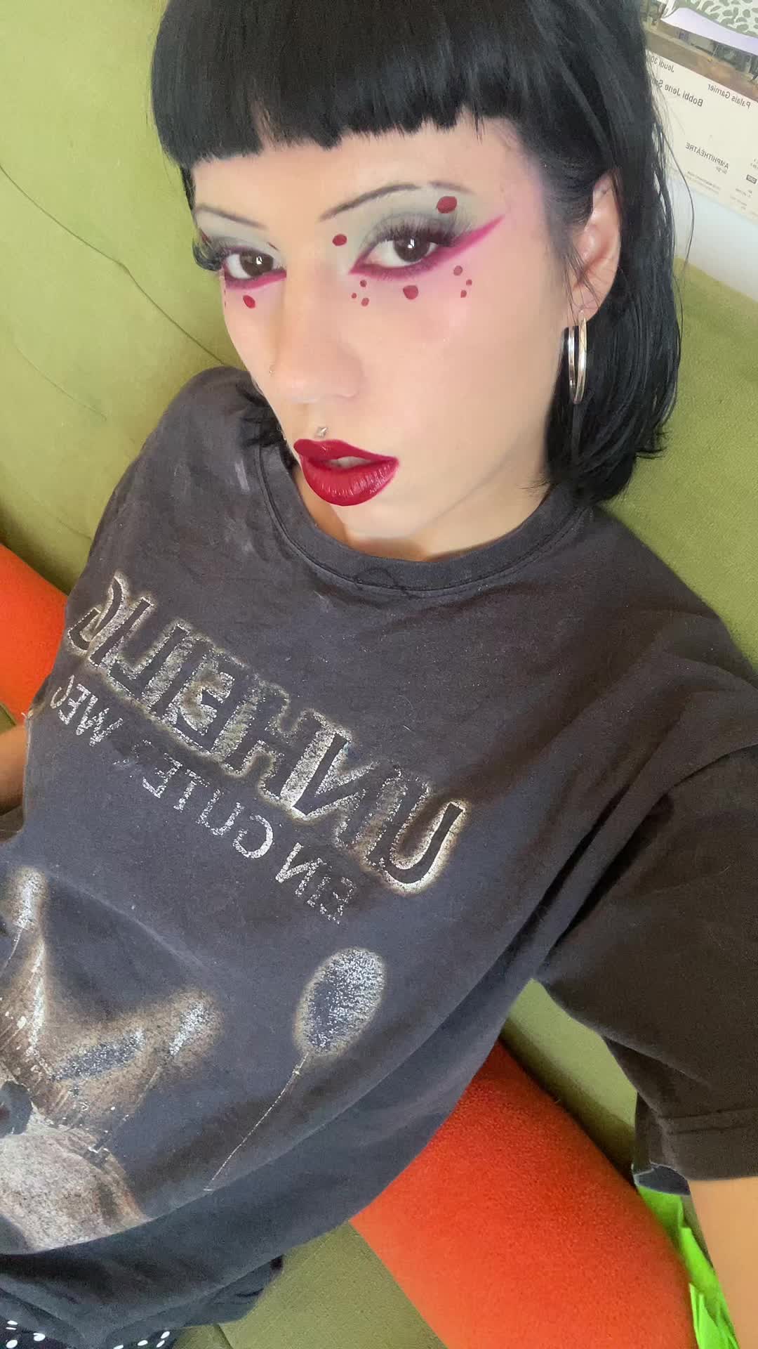 @Julia 🩴🫦