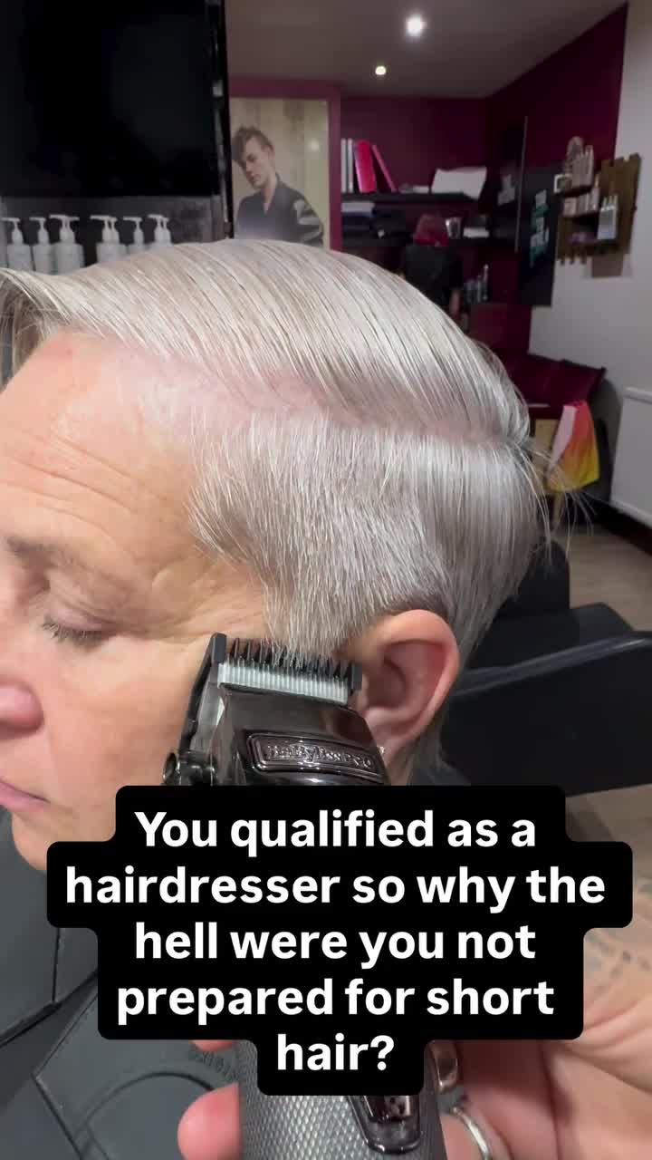 @Short Hair Cutting Specialist