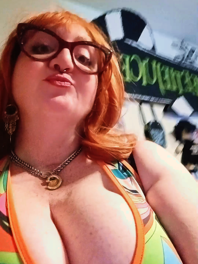 @Gothgirlgg