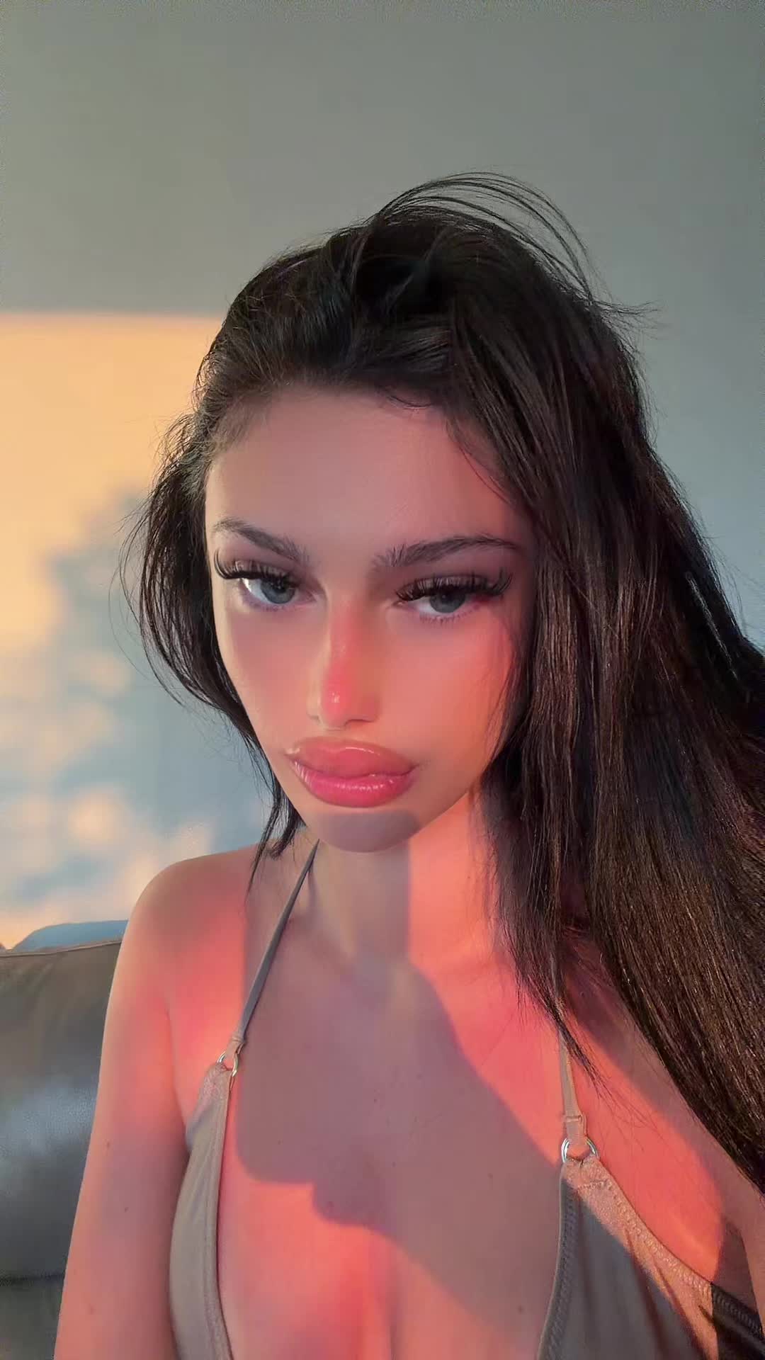 @whosavalolwhat