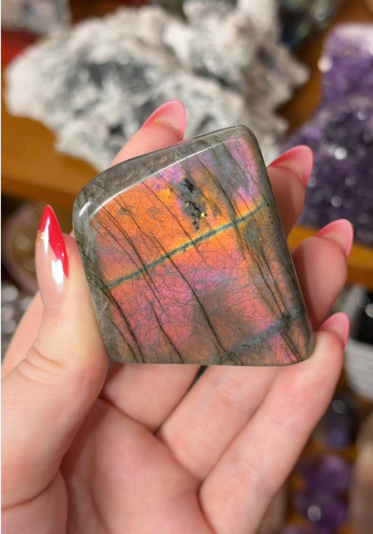 @beautiful aura crystals