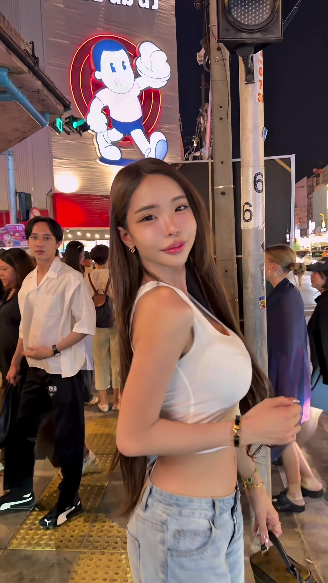 @Yoshithunchanok