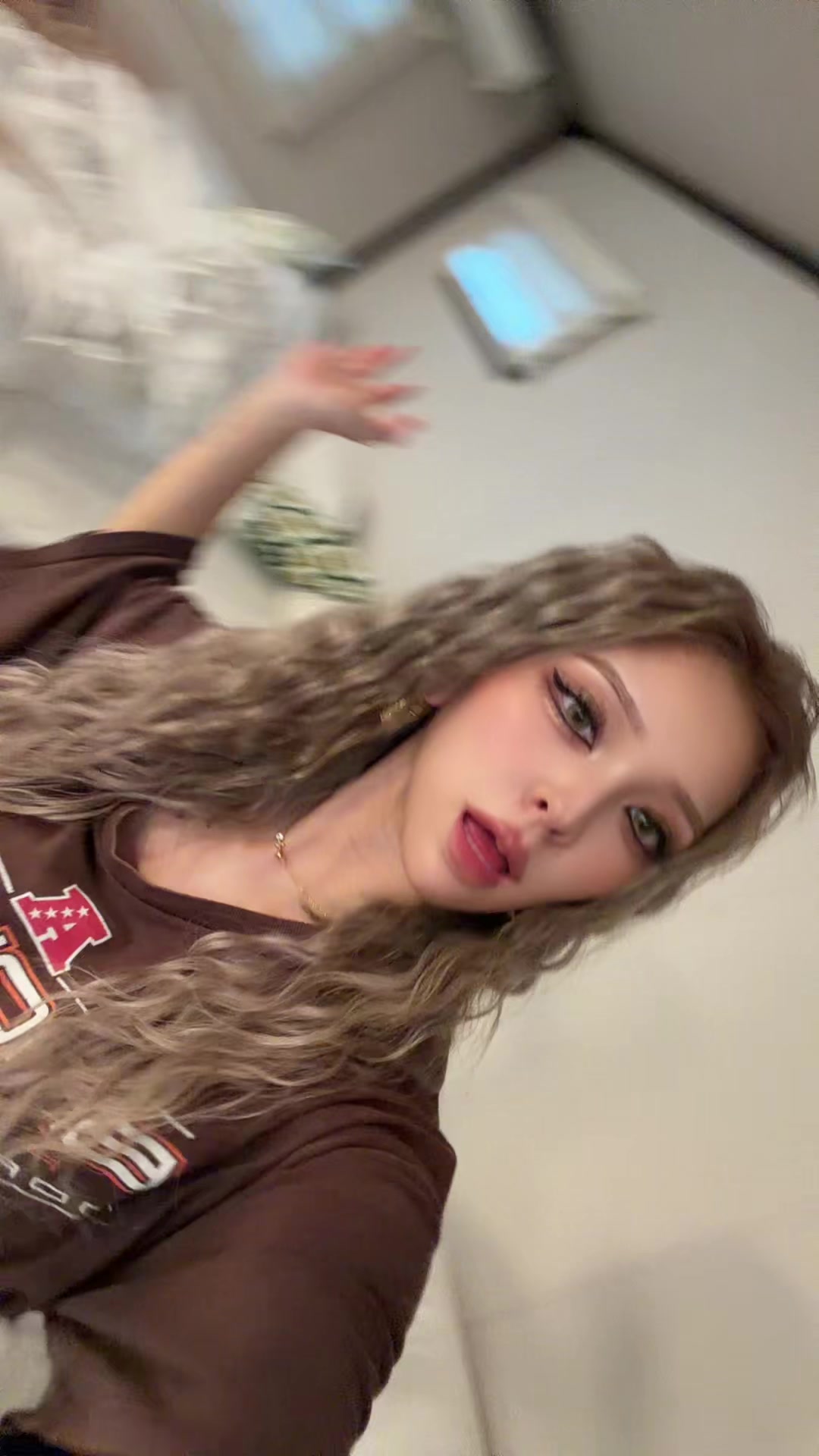 @マユ