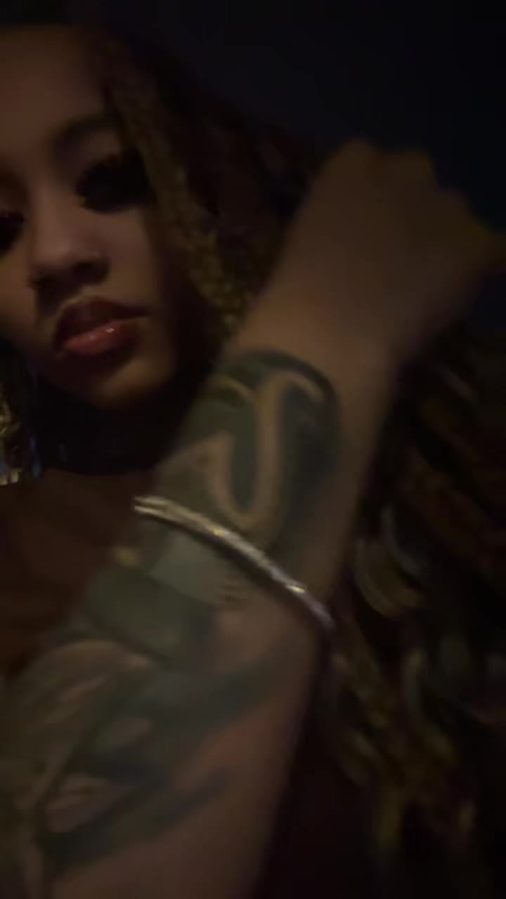 @femalesmurk