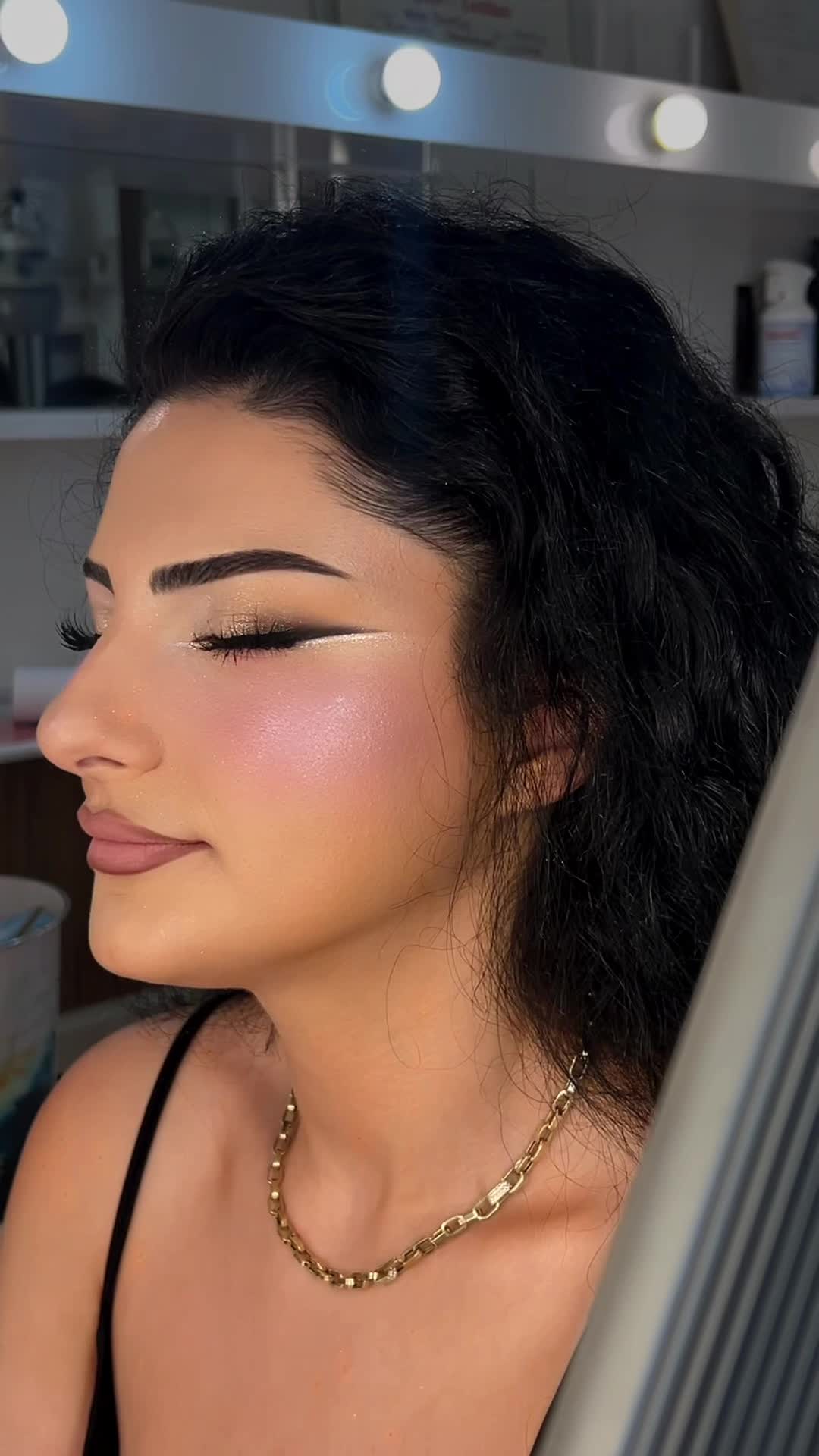 @Matianah_makeup_brows