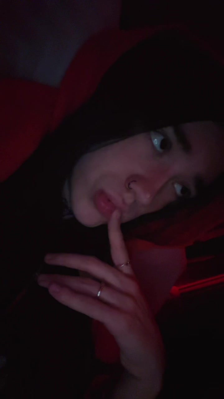 @シ