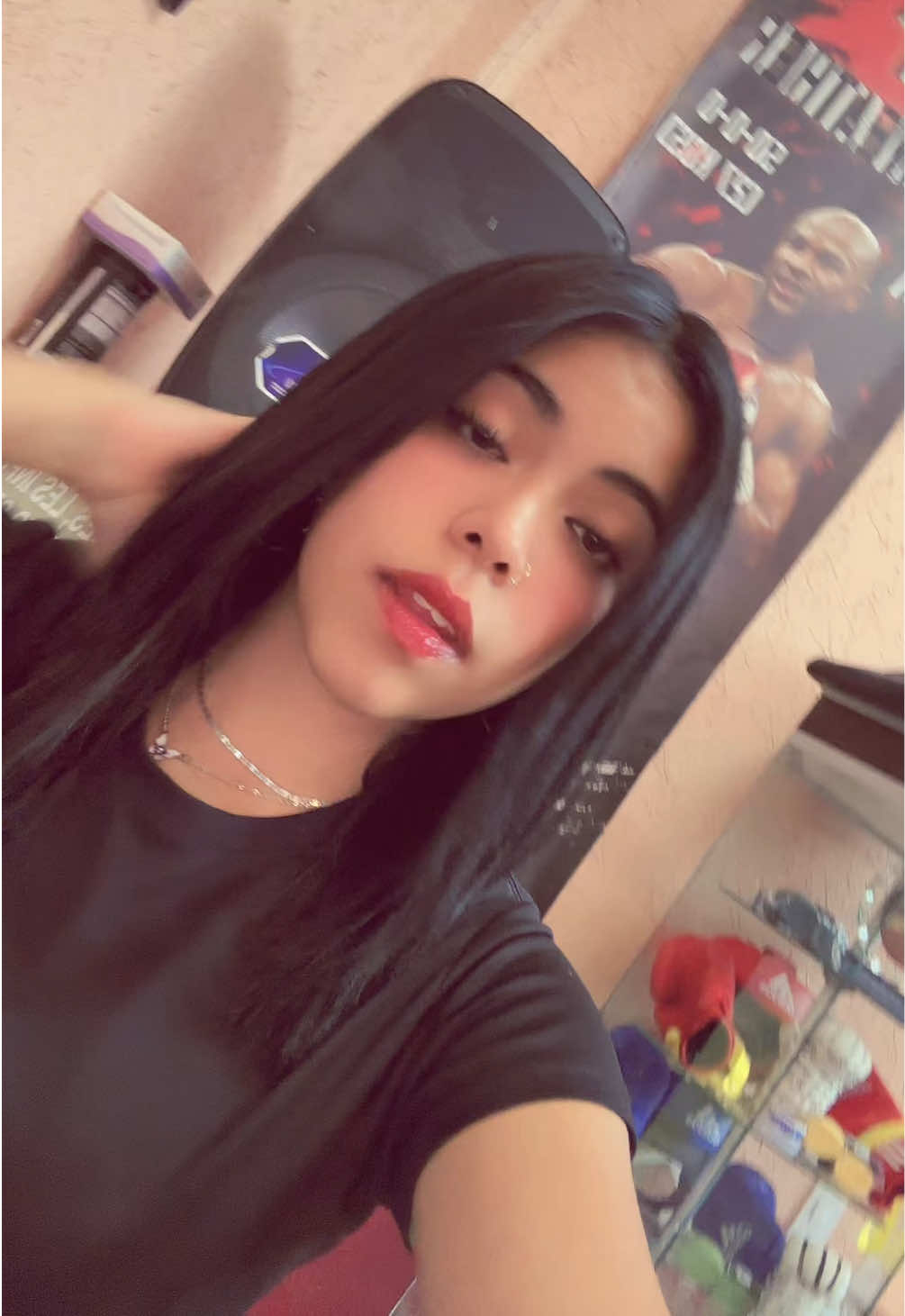 @👧🏽🫧✨