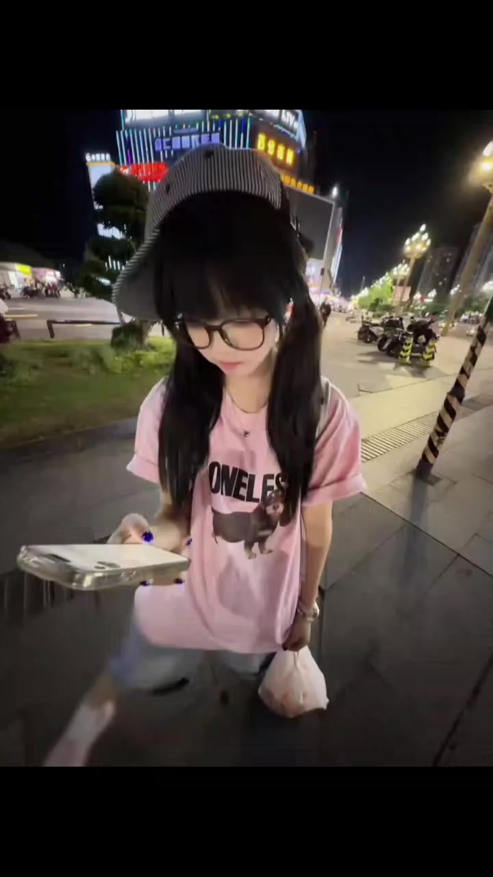 @Lì Yán(丽妍)