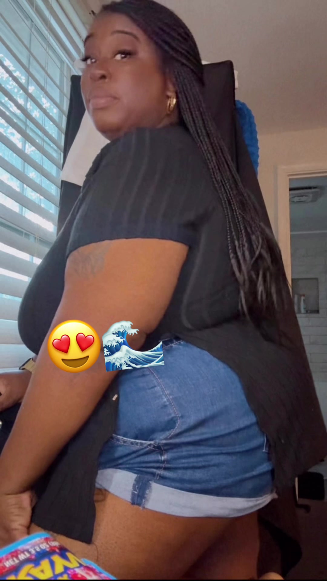 @AmomentWithDanni