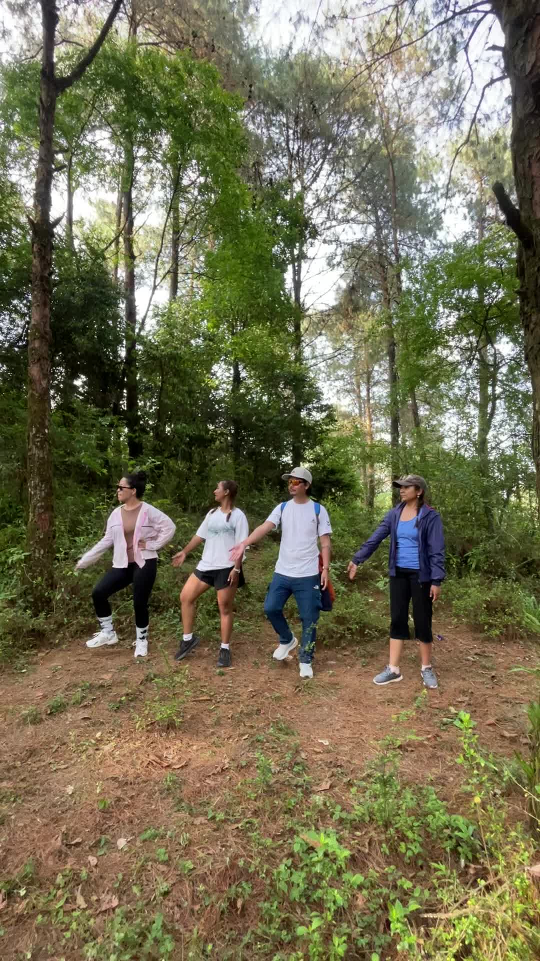 @थिँयाल 🌿