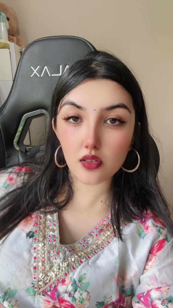@AKRITI👑