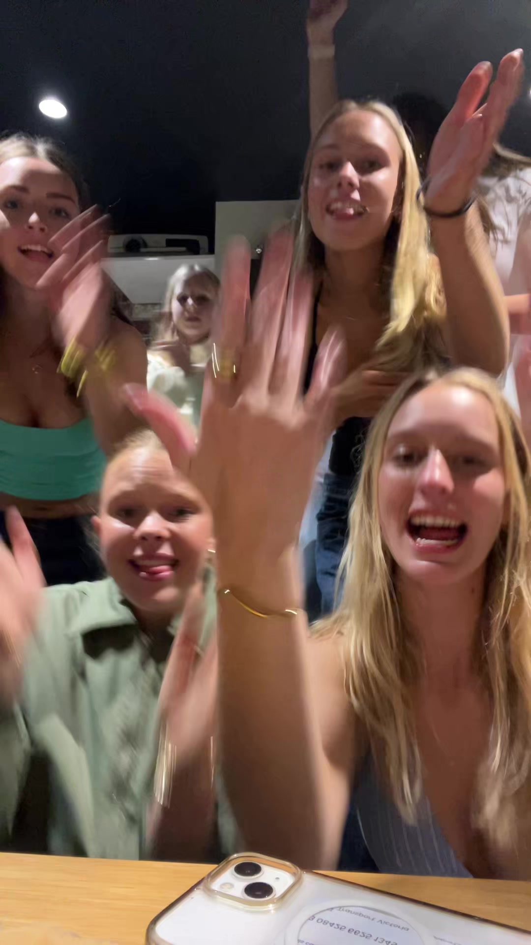 @ladeeznutz