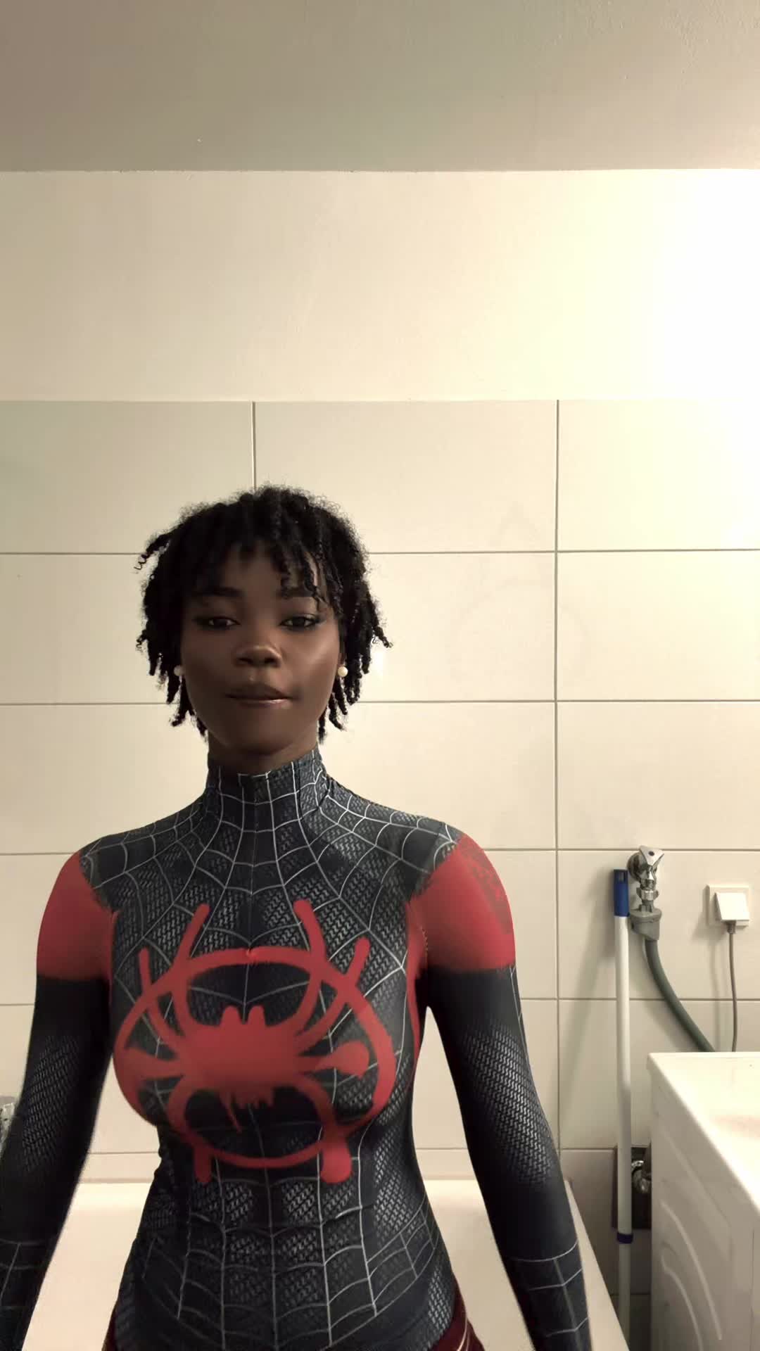 @🕷️