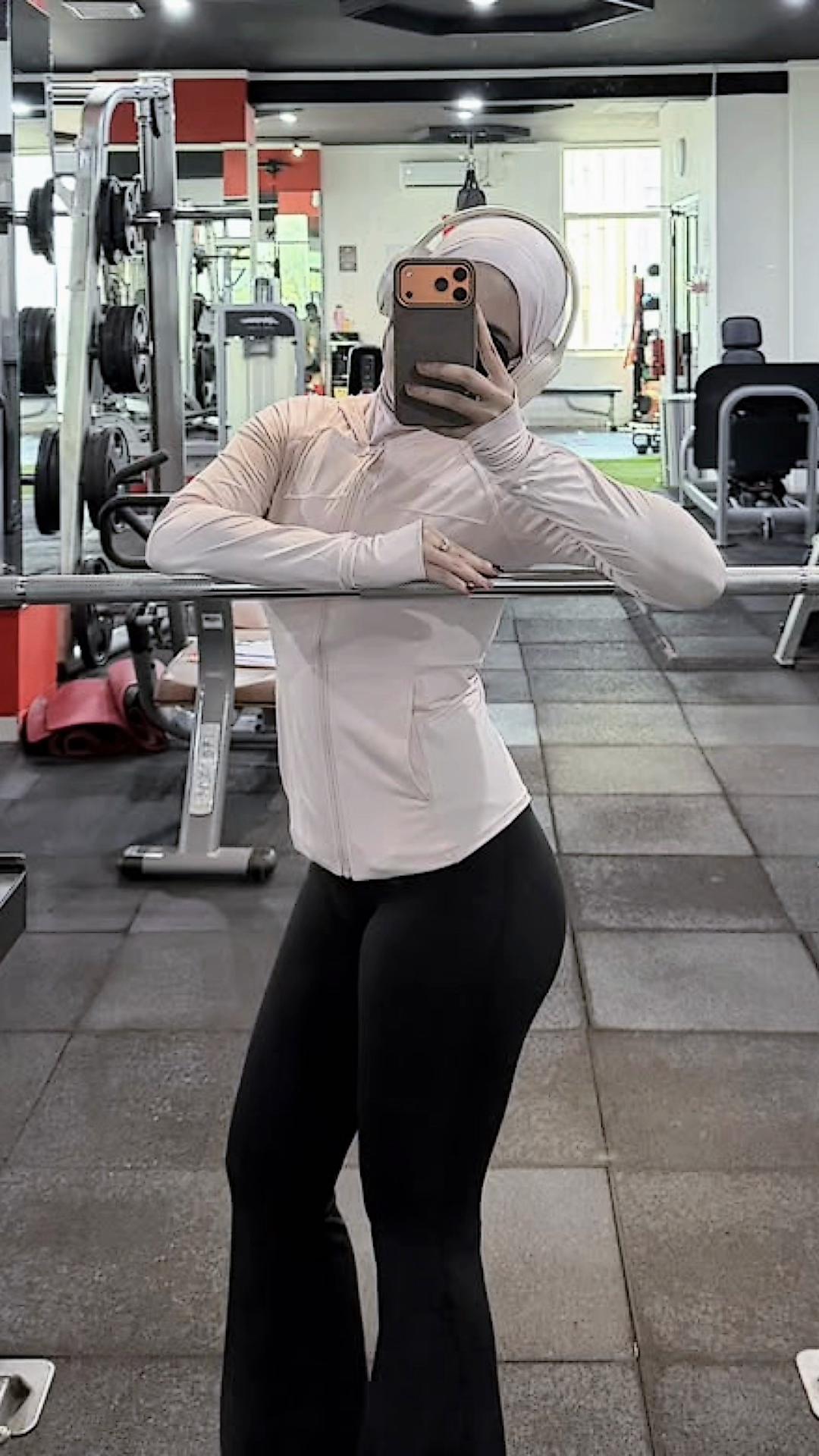 @anniputri5