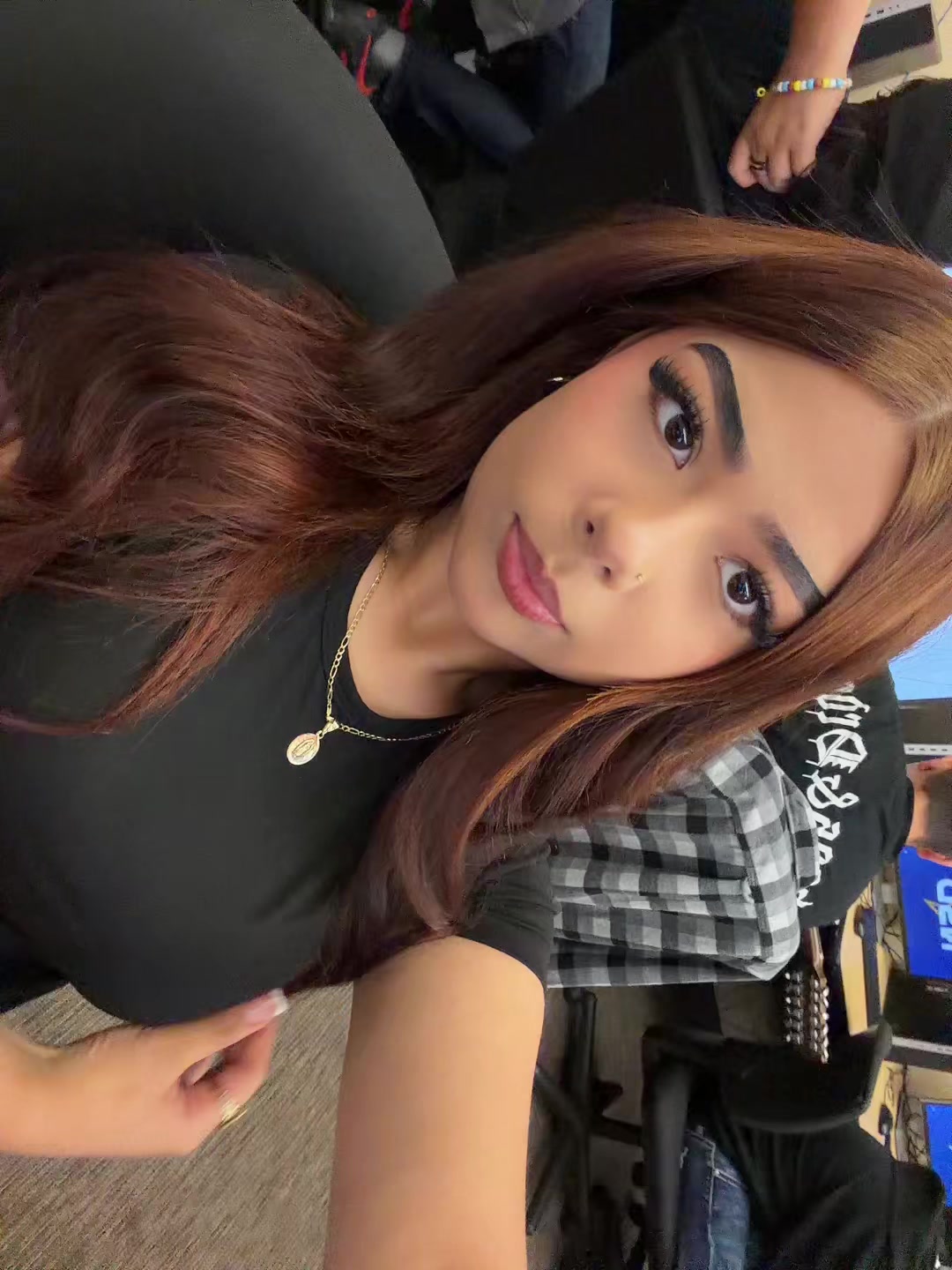 @⃟