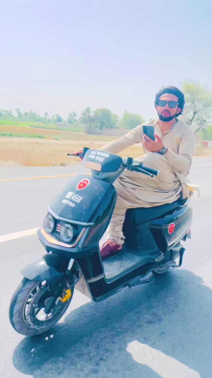 @Saiٹh—Waقar’’🤴