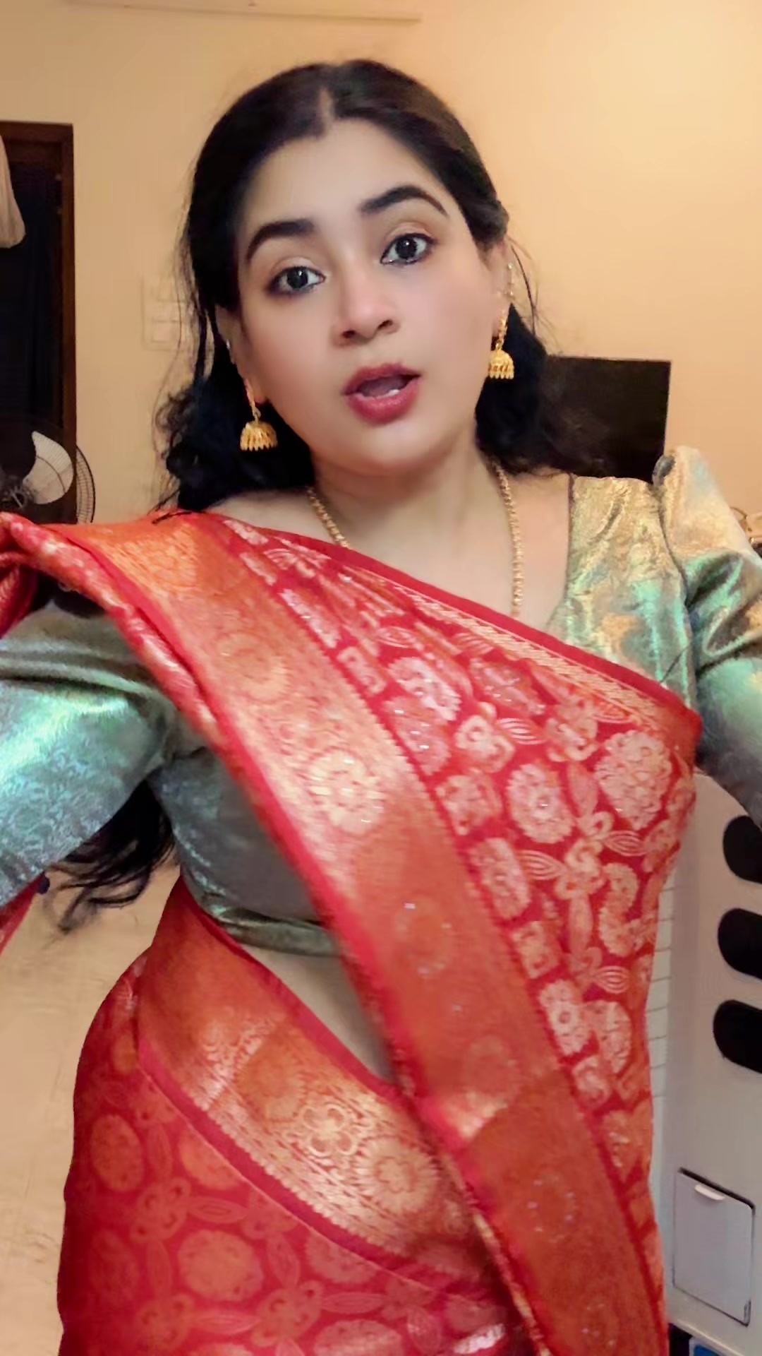 @പോന്നു മിന്നു