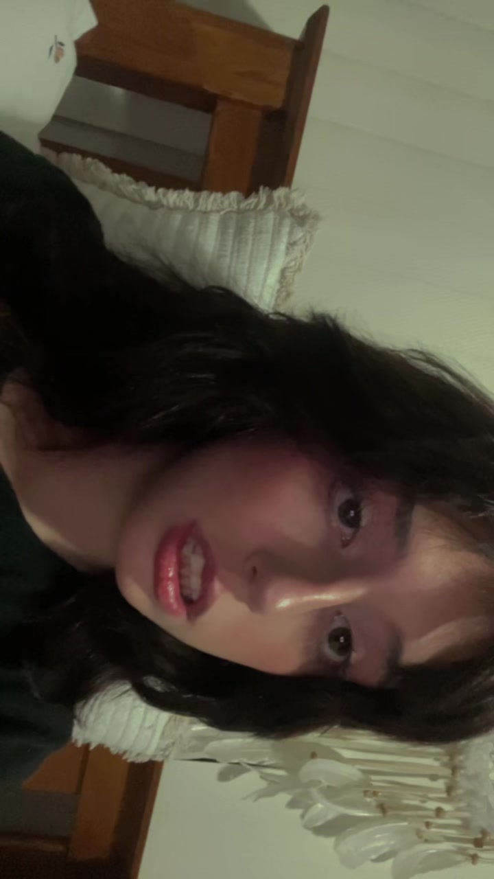 @ellieee