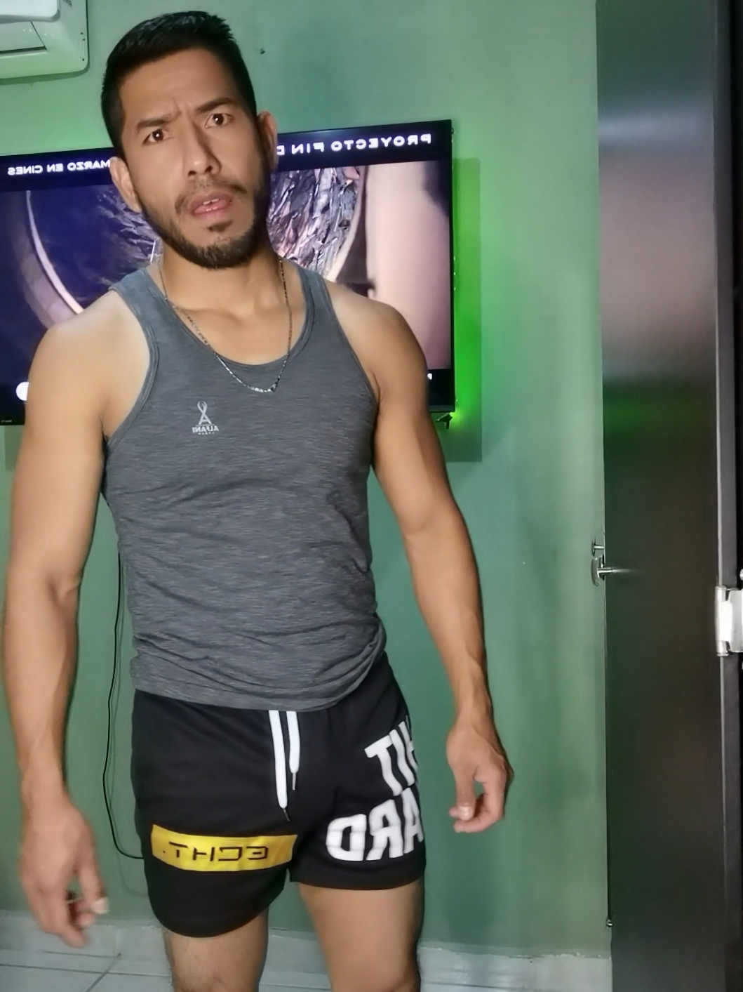 @Gil García