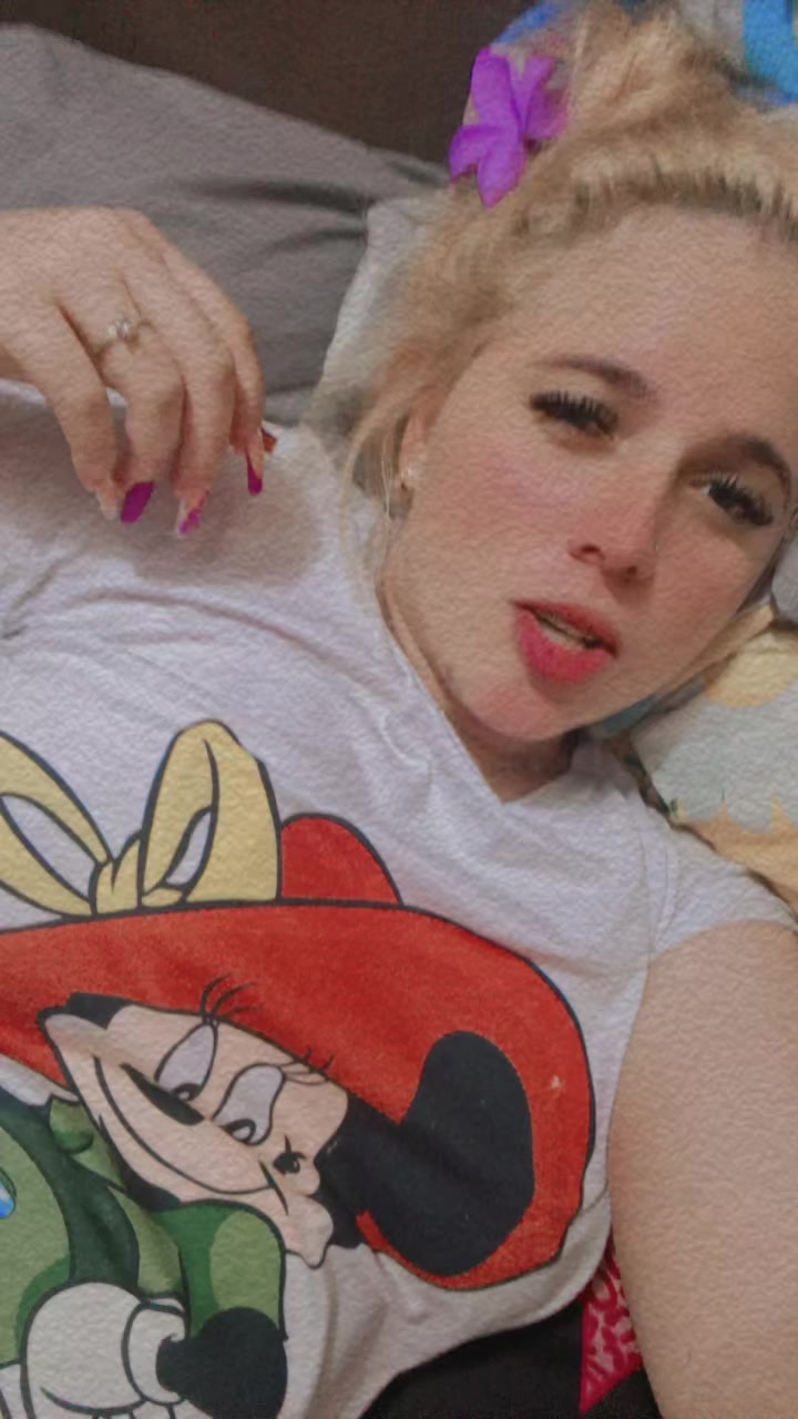 @Mar&iacute;a Valbuena🍒