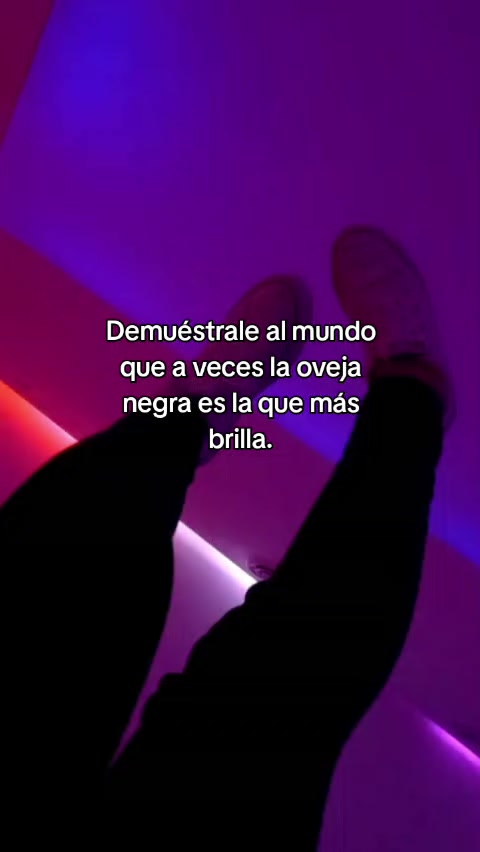 @Jocelyn Sauria Rex 🐦&zwj;🔥🦊🦖❤️