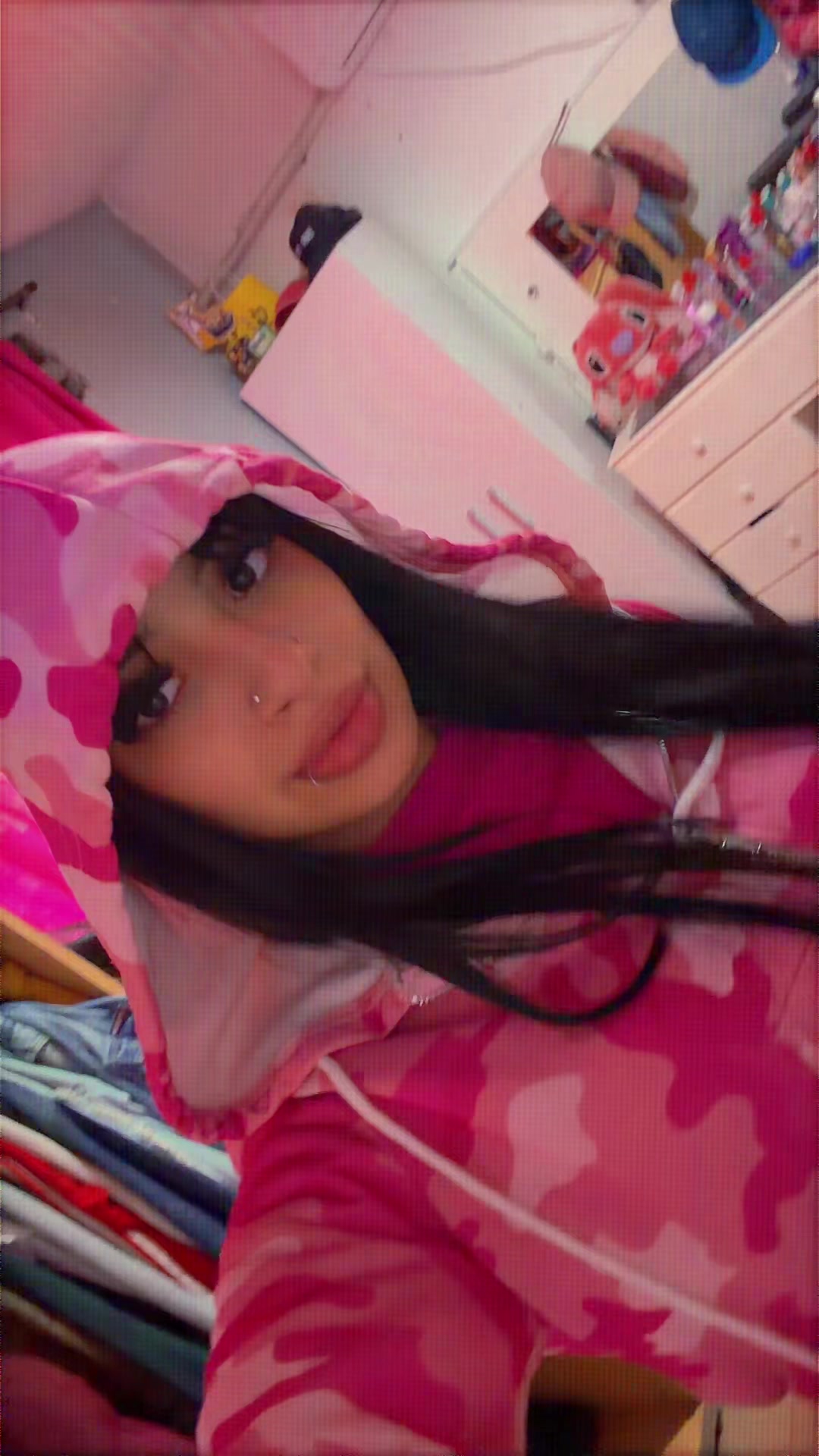 @Anaahii1