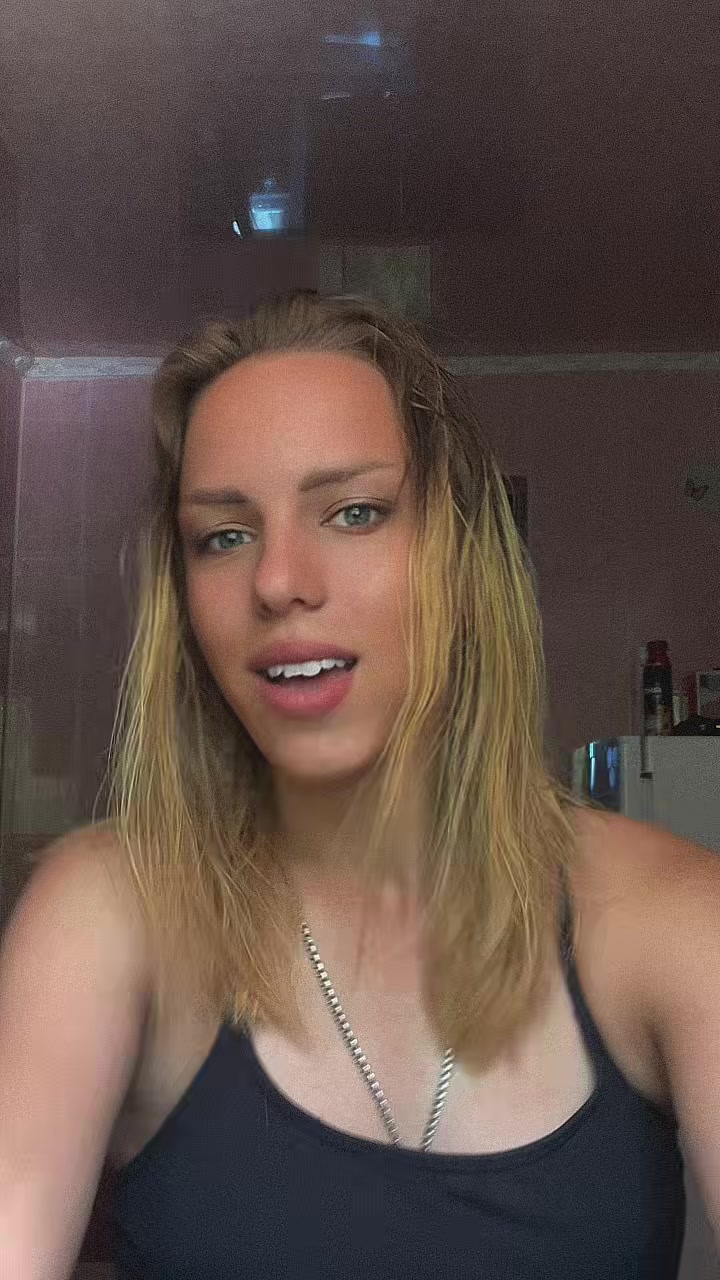 @Anna_