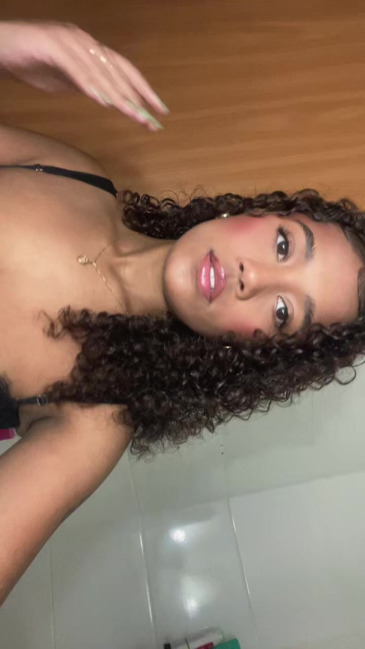 @iwishiwasanormalgirl