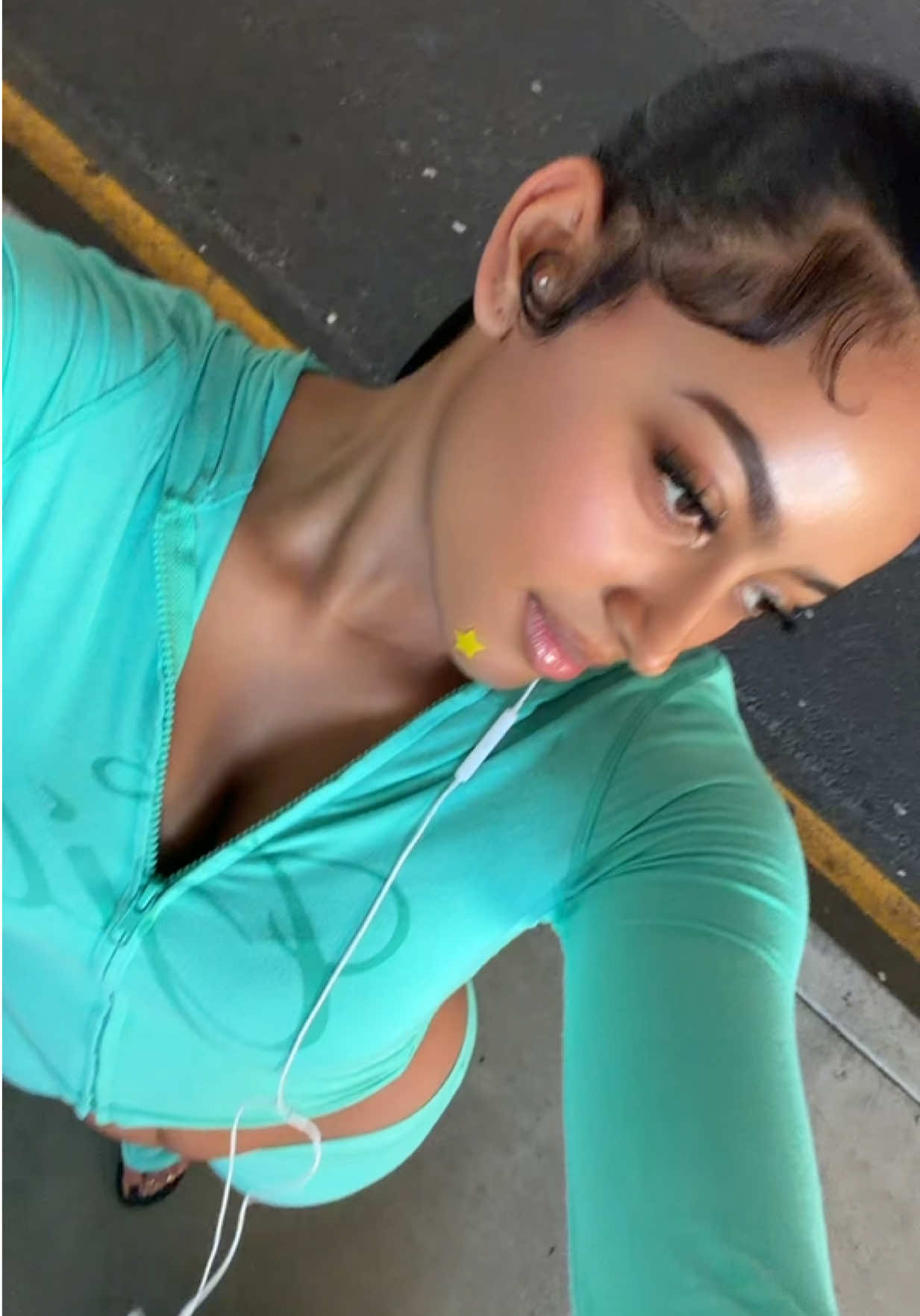 @peachesncream