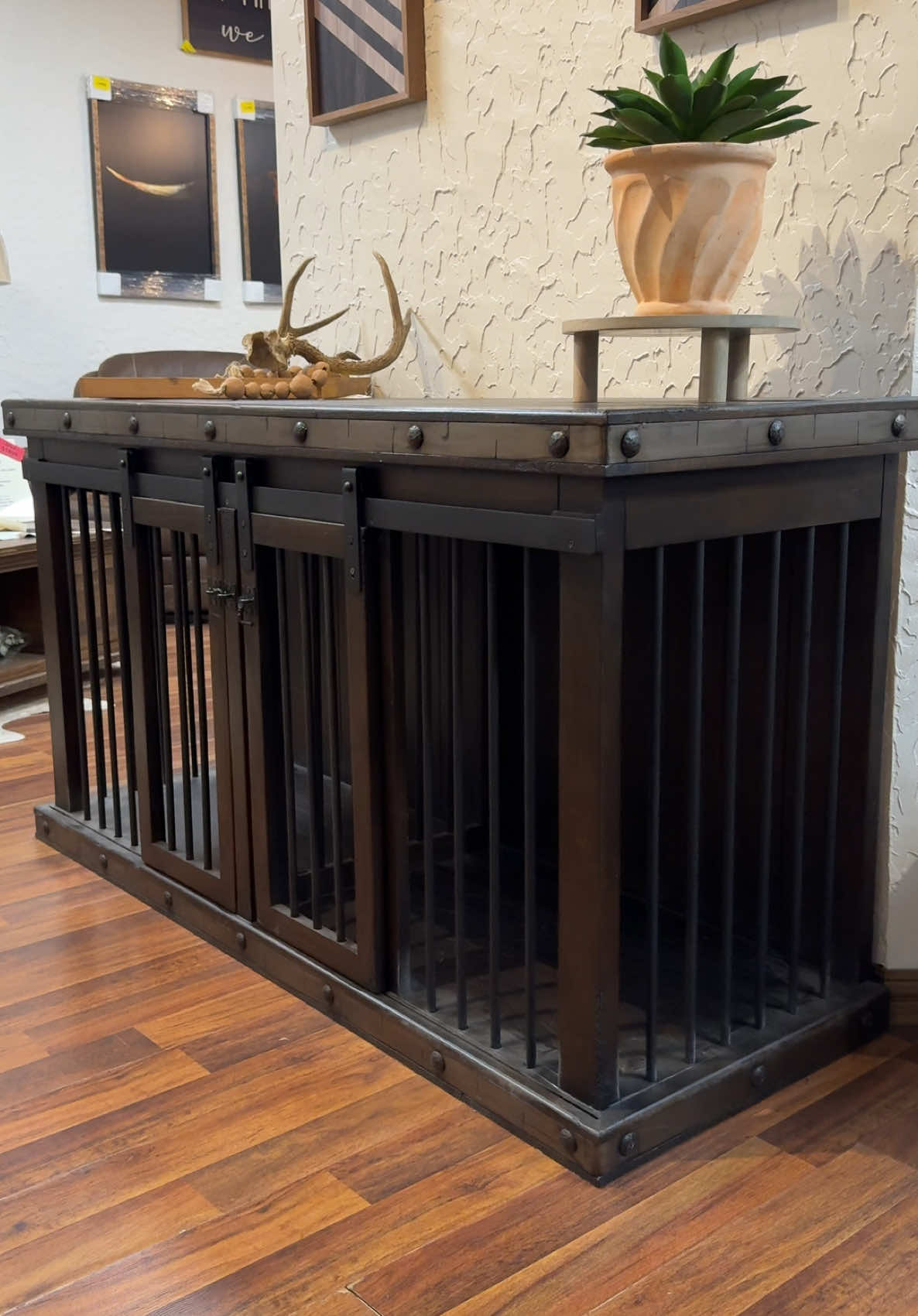 @RusticFurnitureDepot