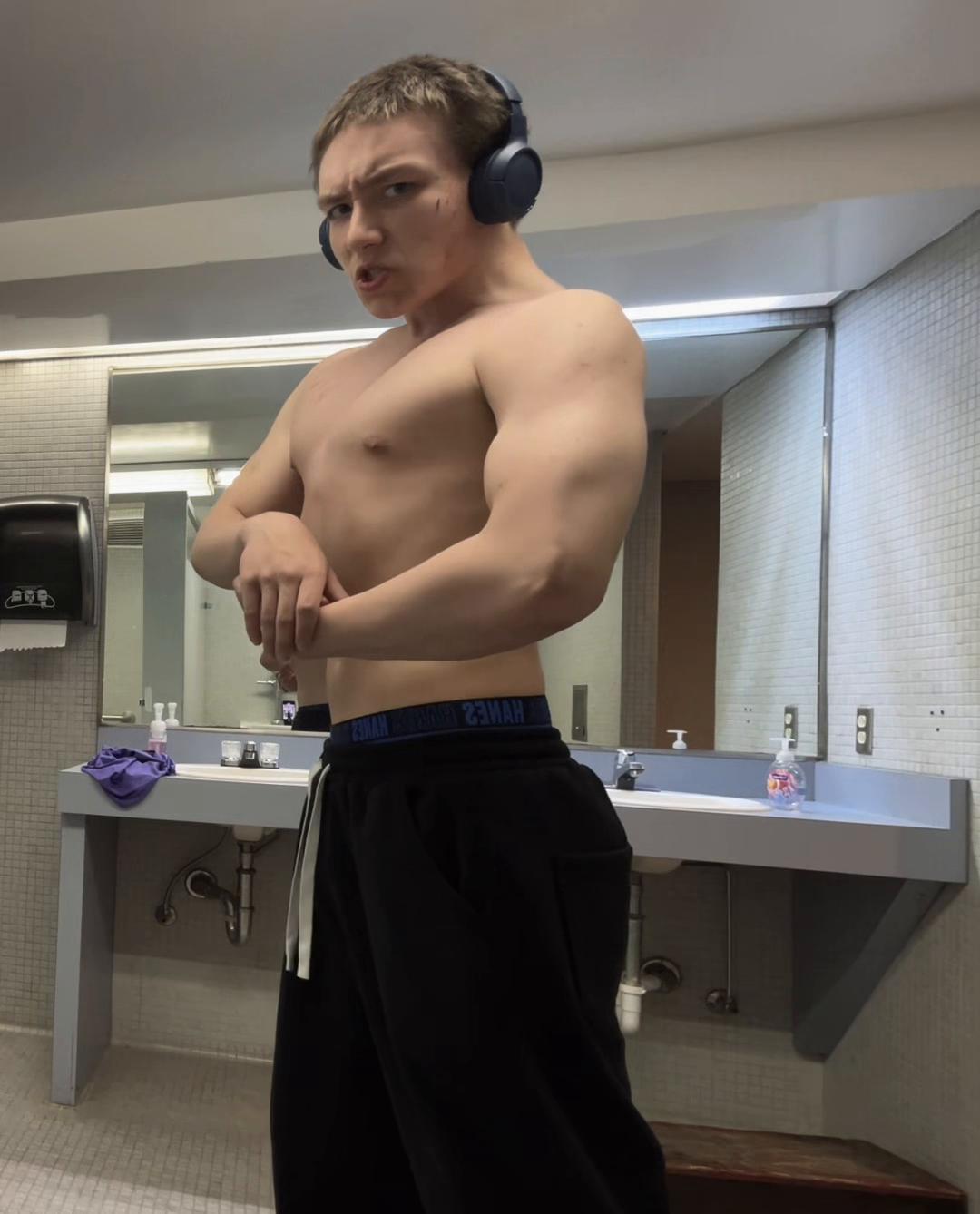 @Dy