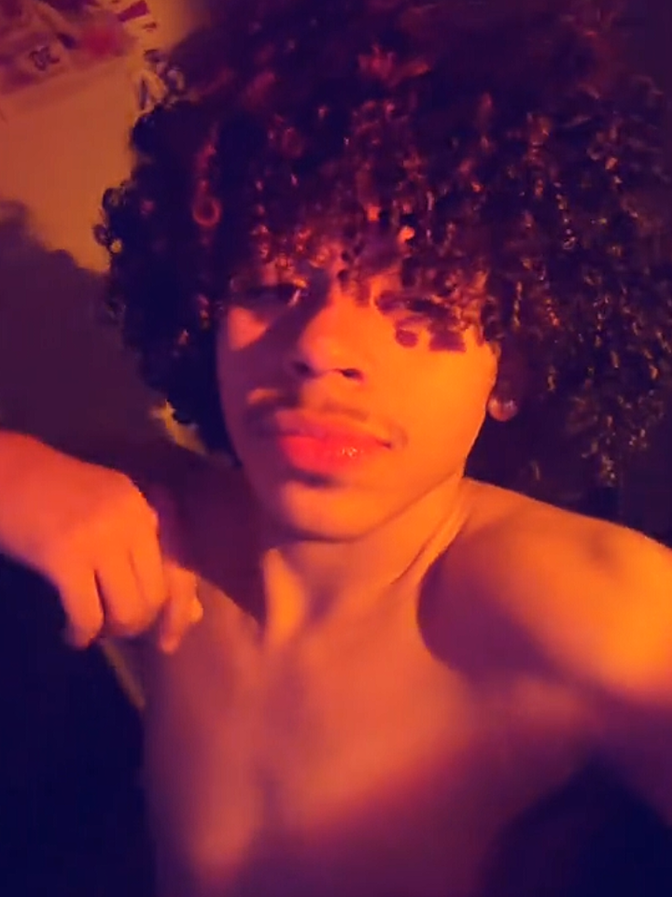@Team Lightskin 💛💛💛