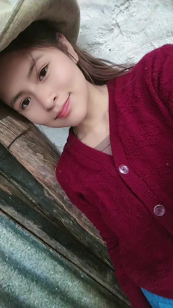 @Luna.