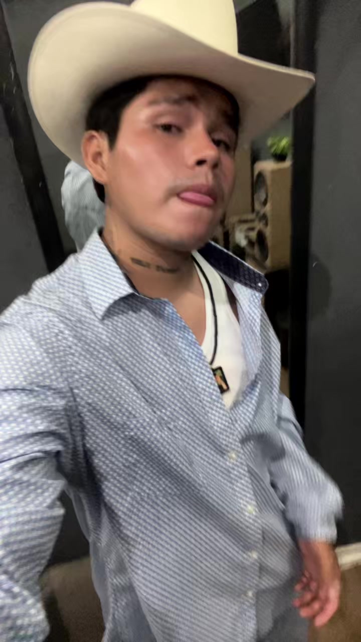 @G_Araiza