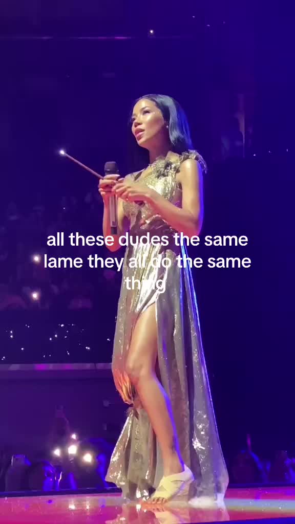 @⃟
