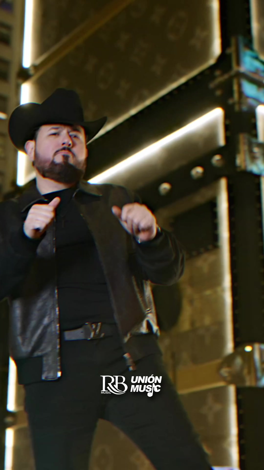 @Roberto Tapia