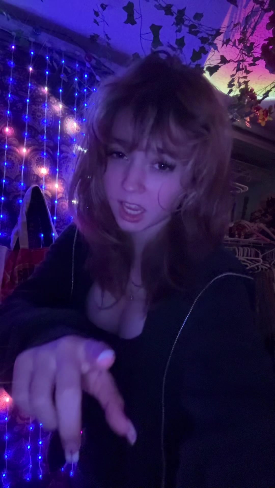 @standandtalkwithlyn