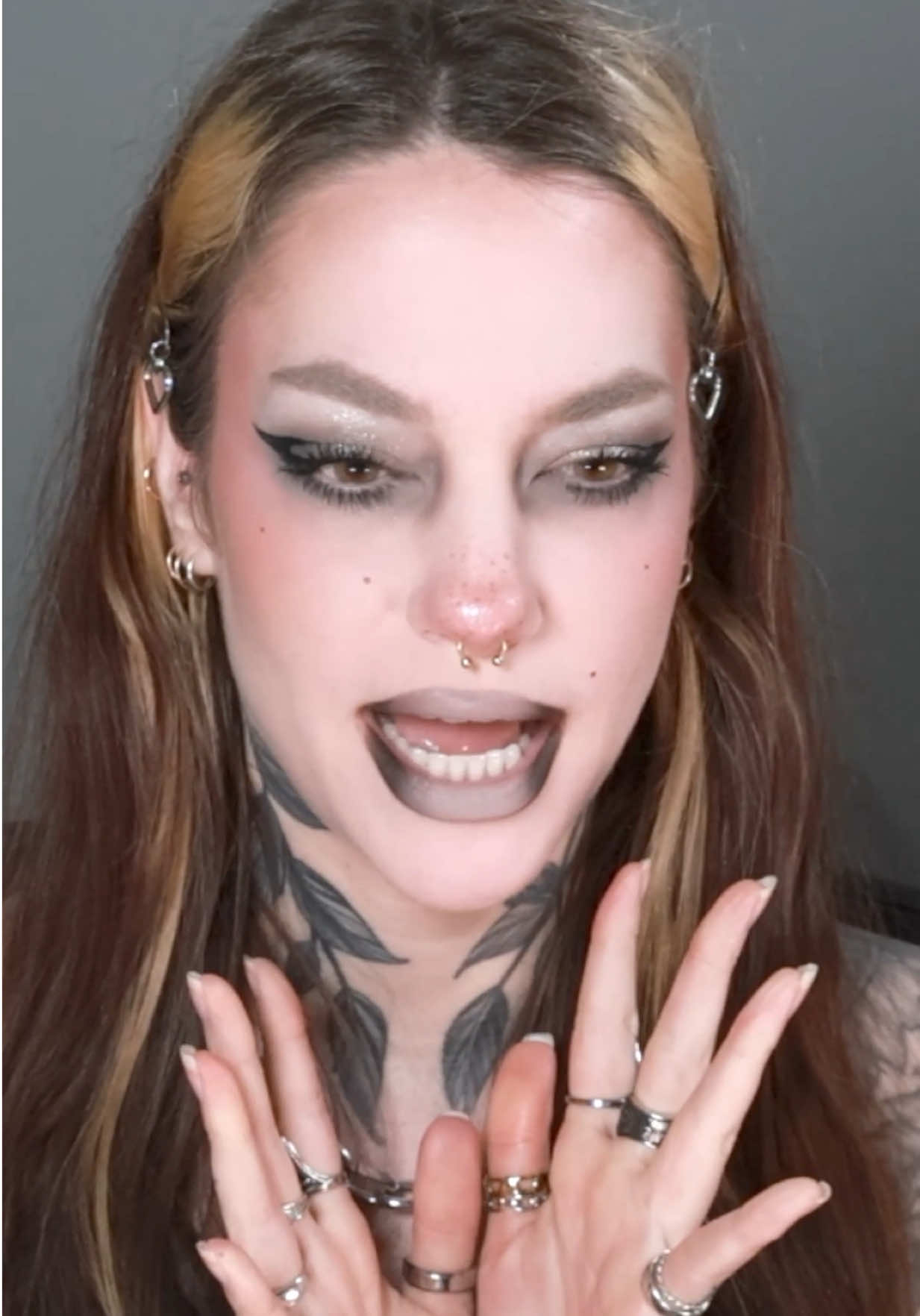 @CourtneyQuarantine