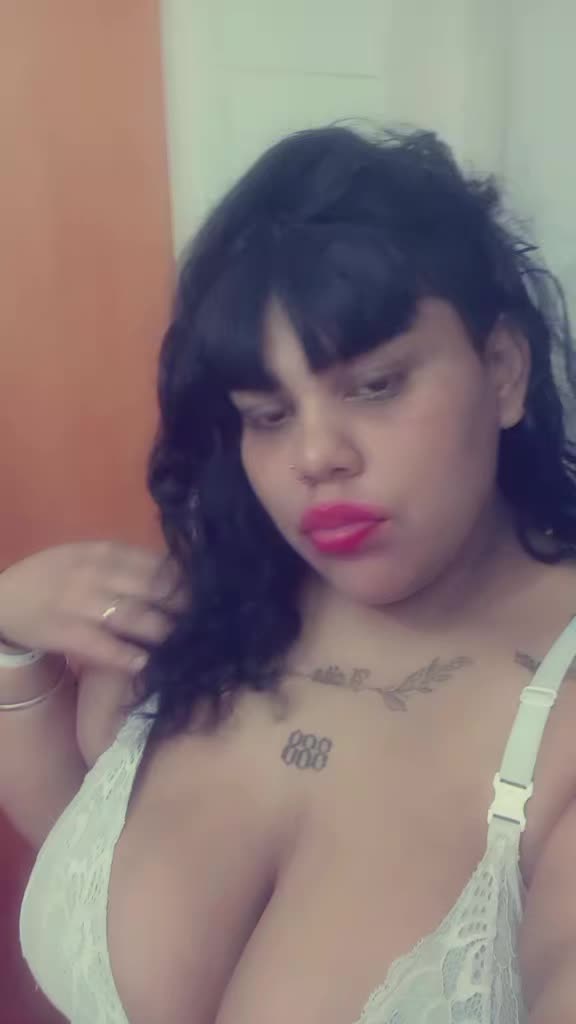 @Priscila🦋