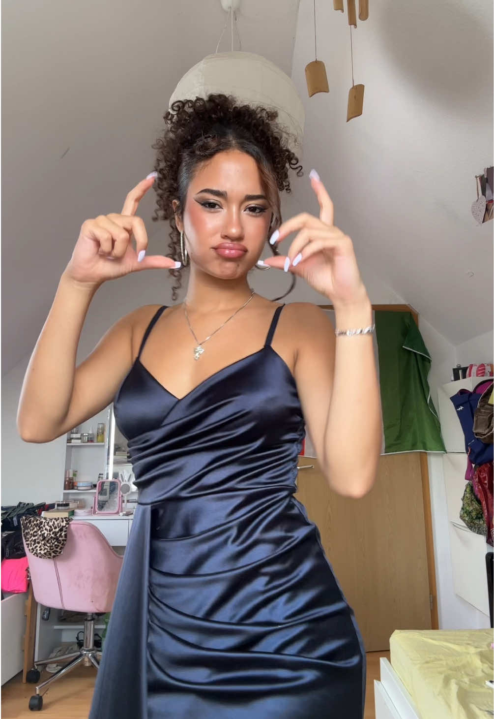@𝑉𝑖𝑘𝑎