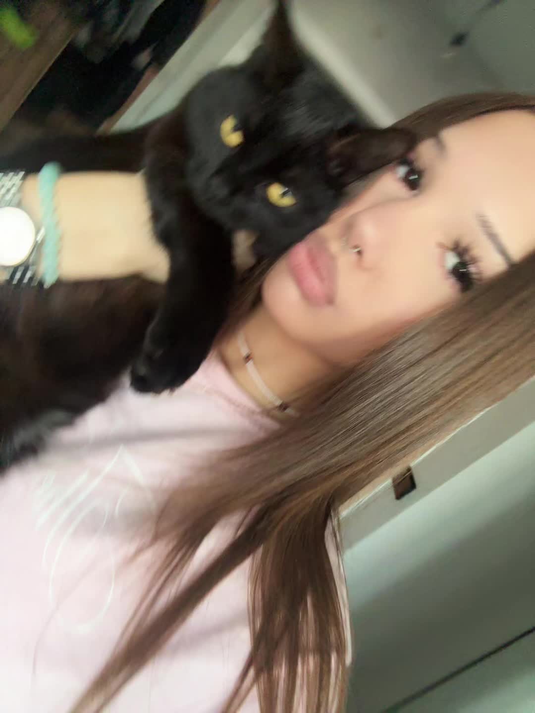 @linovaa